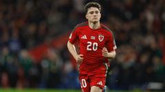 Dan James in action for Wales